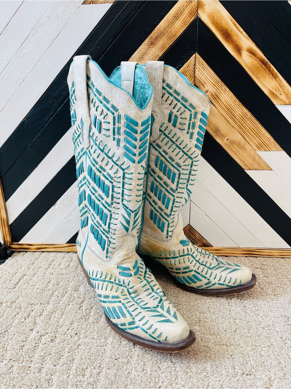 Women’s White Leather Western Boots with Teal Inlay - Corral Boots - size 8